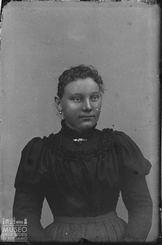 Piazza Brembana. Ritratto di donna