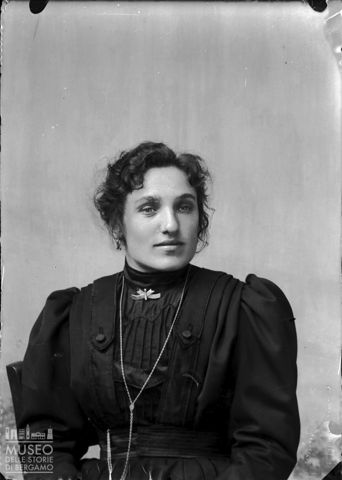 Piazza Brembana. Ritratto di donna