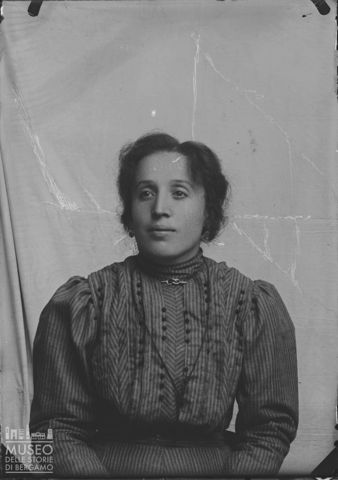 Piazza Brembana. Ritratto di donna