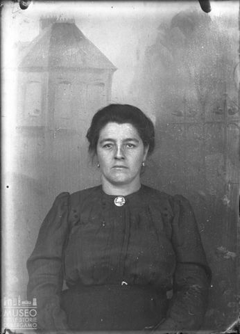 Piazza Brembana. Ritratto di donna