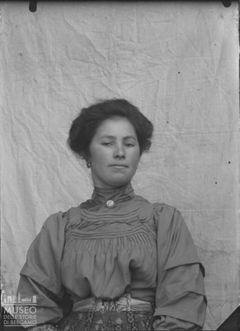 Val Brembana. Ritratto di donna
