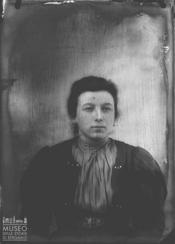 Val Brembana. Ritratto di donna