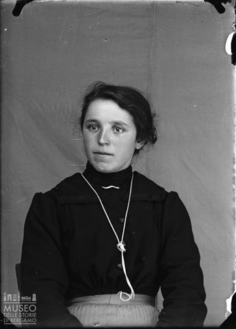 Val Brembana. Ritratto di donna