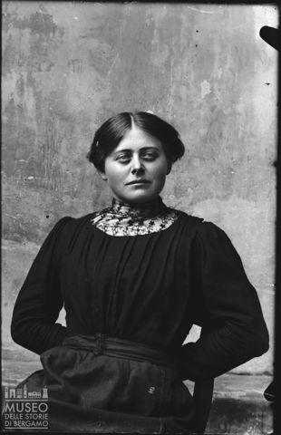 Piazza Brembana. Ritratto di donna
