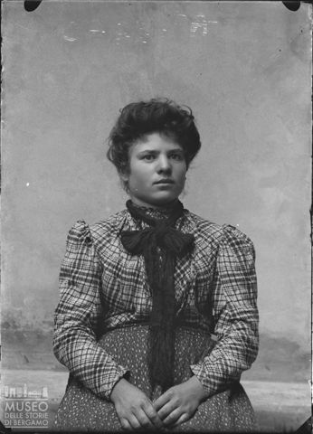 Piazza Brembana. Ritratto di donna