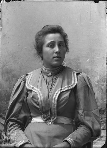 Val Brembana. Ritratto di donna
