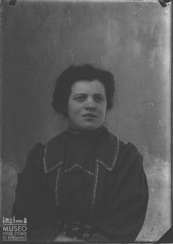 Val Brembana. Ritratto di donna