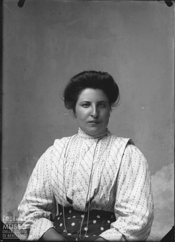 Val Brembana. Ritratto di donna