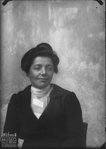Piazza Brembana. Ritratto di donna