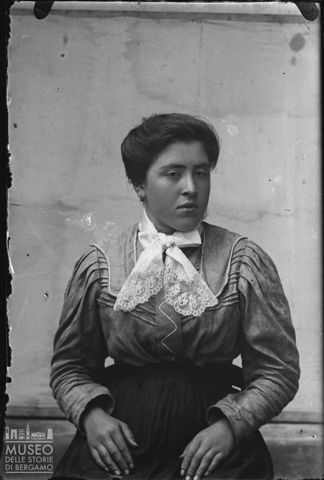 Val Brembana. Ritratto di donna
