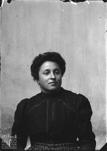 Piazza Brembana. Ritratto di donna