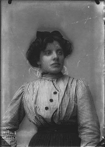 Val Brembana. Ritratto di donna