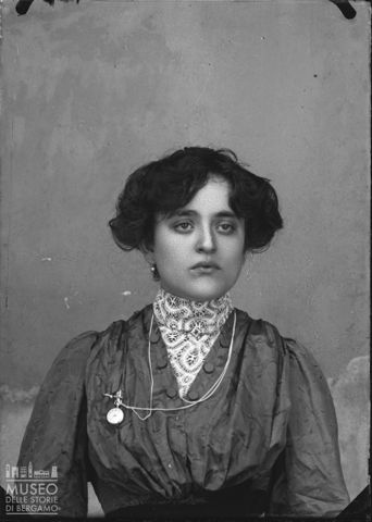 Piazza Brembana. Ritratto di donna