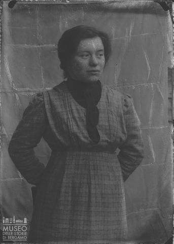 Val Brembana. Ritratto di donna