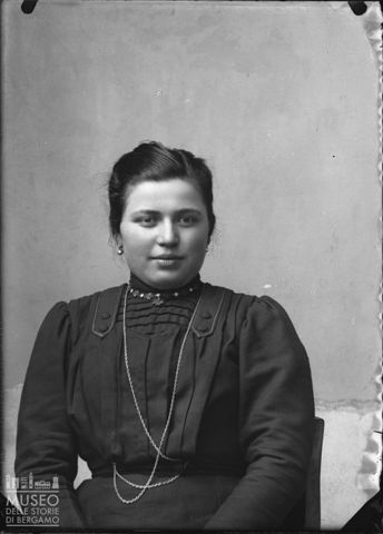Val Brembana. Ritratto di donna