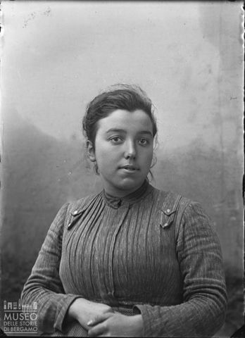 Val Brembana. Ritratto di donna