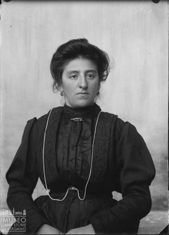 Val Brembana. Ritratto di donna