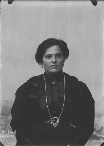 Val Brembana. Ritratto di donna