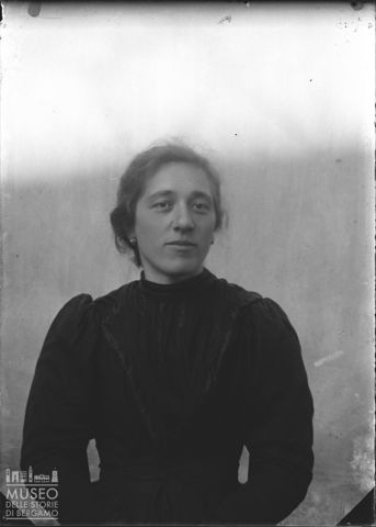 Val Brembana. Ritratto di donna