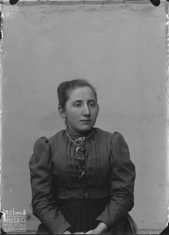 Val Brembana. Ritratto di donna