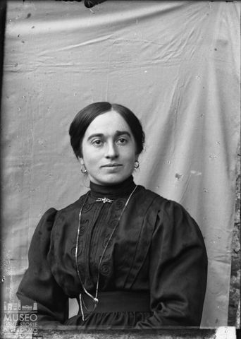 Val Brembana. Ritratto di donna