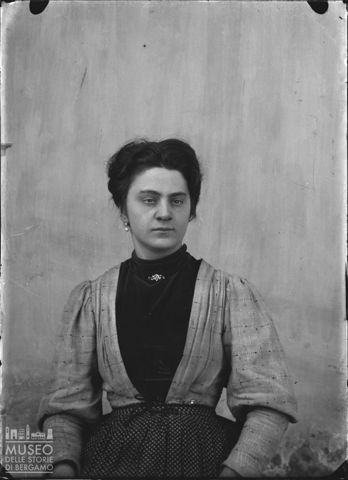 Val Brembana. Ritratto di donna