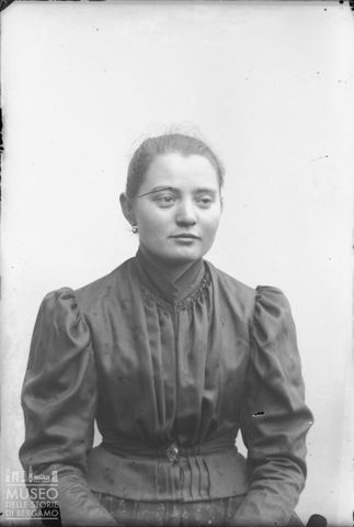 Val Brembana. Ritratto di donna