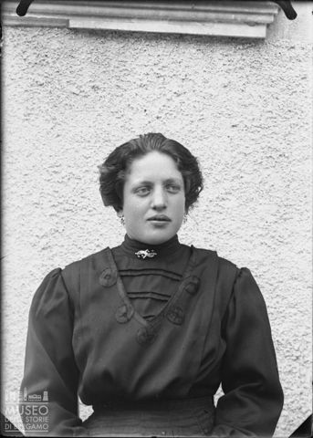 Val Brembana. Ritratto di donna