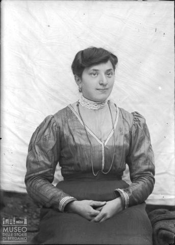 Val Brembana. Ritratto di donna