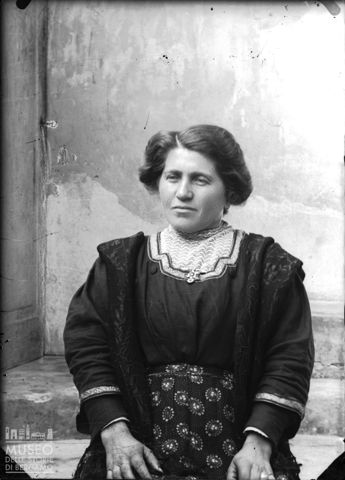 Piazza Brembana. Ritratto di donna