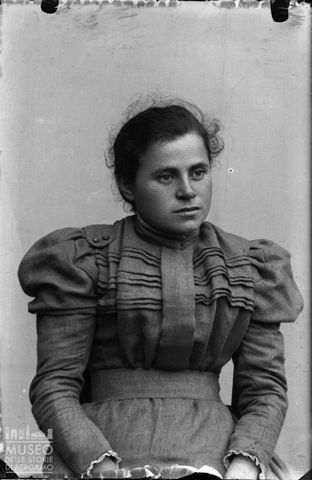 Val Brembana. Ritratto di donna