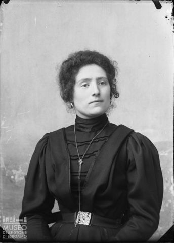 Val Brembana. Ritratto di donna
