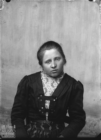Val Brembana. Ritratto di donna