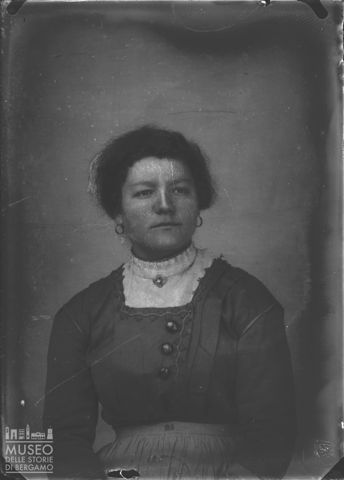 Val Brembana. Ritratto di donna