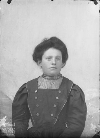 Piazza Brembana. Ritratto di donna