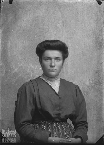 Val Brembana. Ritratto di donna