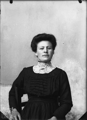 Piazza Brembana. Ritratto di donna