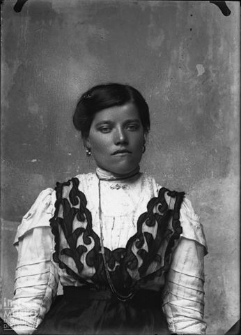 Piazza Brembana. Ritratto di donna