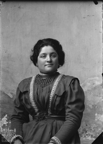 Piazza Brembana. Ritratto di donna