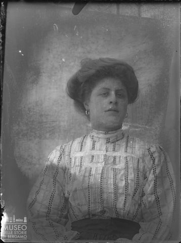 Val Brembana. Ritratto di donna