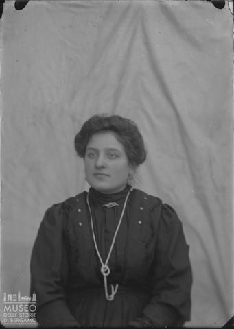 Val Brembana. Ritratto di donna
