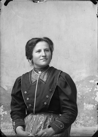 Piazza Brembana. Ritratto di donna