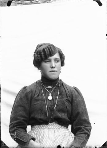 Val Brembana. Ritratto di donna