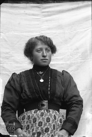Val Brembana. Ritratto di donna