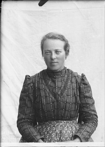 Val Brembana. Ritratto di donna
