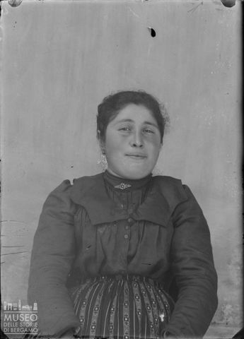 Piazza Brembana. Ritratto di donna