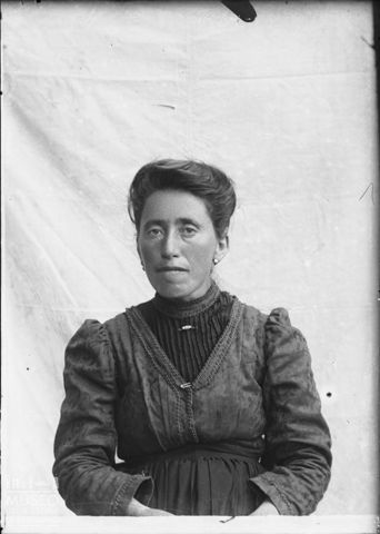 Val Brembana. Ritratto di donna