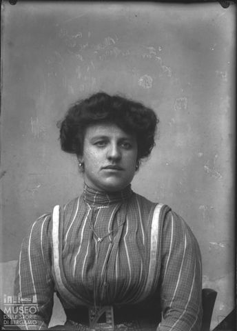 Piazza Brembana. Ritratto di donna