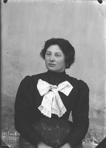 Roncobello. Ritratto di donna