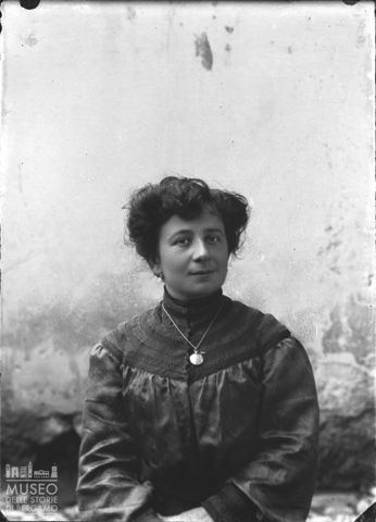 Roncobello, fraz. Bordogna. Ritratto di donna